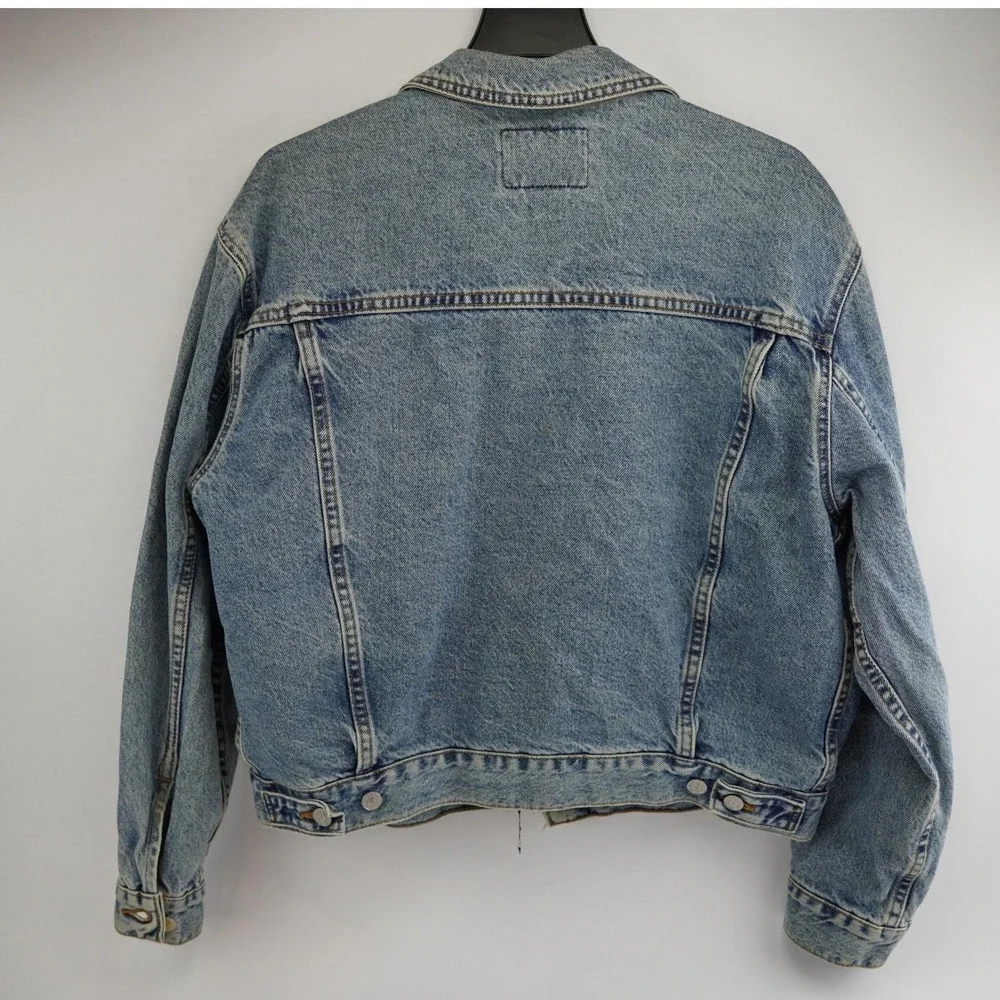 Vintage 90s Levi's Denim Trucker Jacket Mens M Light Wash Blue Cotton Button Up - Picture 8 of 13